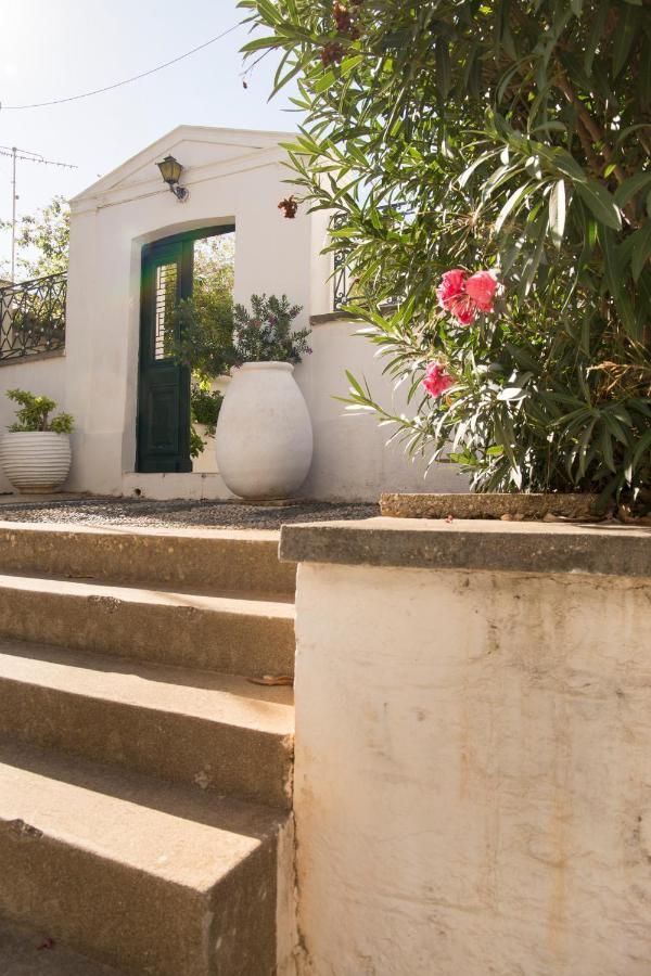 1861 Mansion Spetses Villa Exterior photo